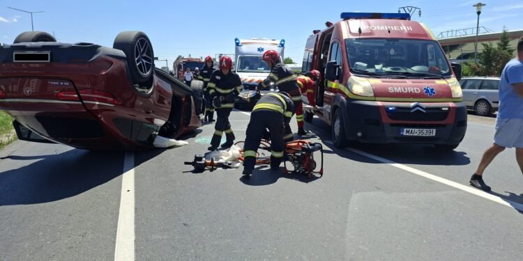 Trei persoane au fost rănite într-un accident produs la intrarea în municipiul Focșani