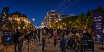 Spectacol cosmic în centrul Iașului! Pietonalul Ștefan cel Mare devine pentru o noapte cel mai mare observator astronomic în aer liber