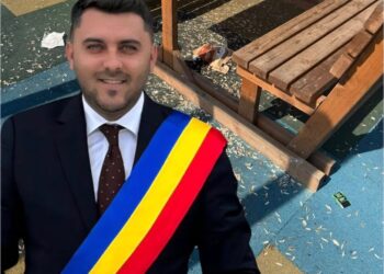 FOTO-Primarul din Erbiceni, apel către cetățeni după ce parcul comunei a fost găsit plin de gunoaie: „Coșul de gunoi nu mușcă”
