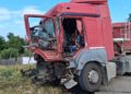Vaslui | Accident feroviar în Tutova. Șoferul unui TIR a fost rănit