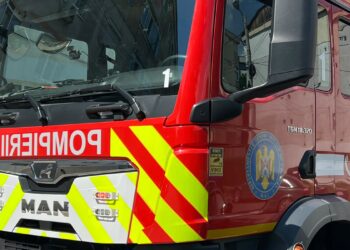 Incendiu într-un bloc din Iași. Mai multe persoane s-au autoevacuat după ce fumul a cuprins casa scării