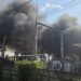 Incendiu puternic la un punct de transformare electrică din Pucioasa. Aproximativ 50 de persoane au fost evacuate