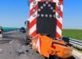 Autospecială a DRDP Craiova lovită pe Drumul Expres Craiova – Pitești în timpul unor lucrări de întreținere
