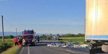 Tragedie pe DN6 după impactul dintre două TIR-uri