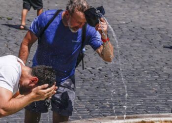 Canicula pune stăpânire pe România. DSP transmite recomandări urgente pentru populație și angajatori