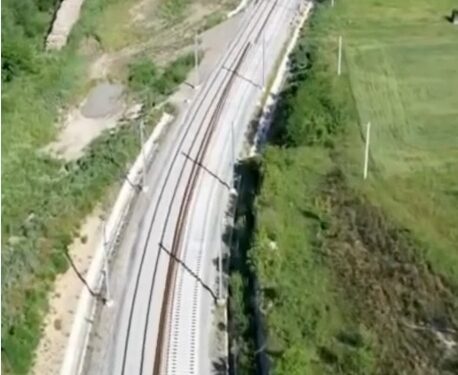 Lucrările la modernizarea căii ferate Cluj-Napoca – Oradea au ajuns la 72% pe unul dintre cele mai importante tronsoane