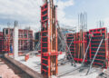 Tabără transformată într-un coșmar pentru 44 de elevi din Botoșani. Au plătit aproape 60.000 de lei avans, dar au găsit cazarea în construcție