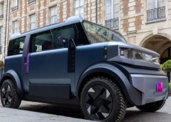 VIDEO-Noua Dacia care i-a cucerit pe francezi. Conceptul „Hipster” atrage toate privirile la Paris