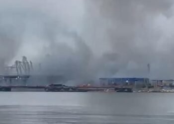 Ipoteza unui comandor român: Explozia dronei din Portul Constanța ar putea face parte dintr-un „atac sub steag fals” ca România să fie atrasă în conflictul dintre Rusia și Ucraina