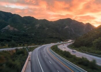 CNAIR schimbă standardele pentru drumurile expres din România. Vor avea benzi de urgență și alveole pentru opriri de siguranță