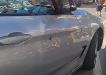 Hunedoara | Atac armat în Lupeni. Patru persoane au ajuns la spital după ce un bărbat a tras cu pistolul într-o mașină
