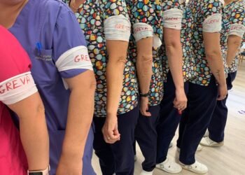 Angajații din sănătate și asistență socială au declanșat greva japoneză