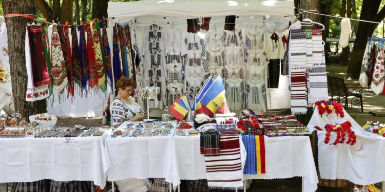 Weekend dedicat tradițiilor la Iași: Festivalul Iei, meșteșugari din toată țara și spectacole folclorice