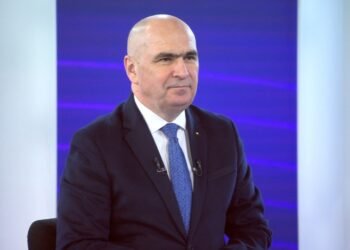 Un contract controversat și critici dure la adresa premierului. Digi primeste 196 milioane de euro din SAFE iar Ilie Bolojan expunere media