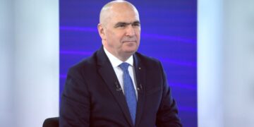 Un contract controversat și critici dure la adresa premierului. Digi primeste 196 milioane de euro din SAFE iar Ilie Bolojan expunere media
