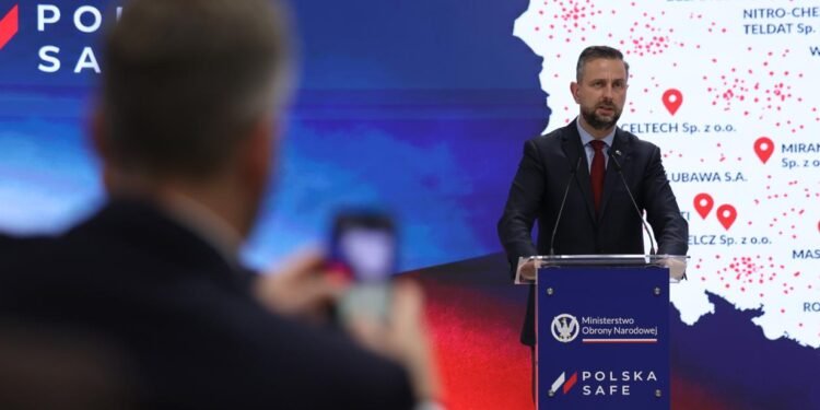 Ce a făcut Polonia cu banii din SAFE? 90% din sumă a distribuit-o către industria proprie de apărare: „Narațiunea că vor fi echipamente cumpărate din Germania s-a destrămat!”