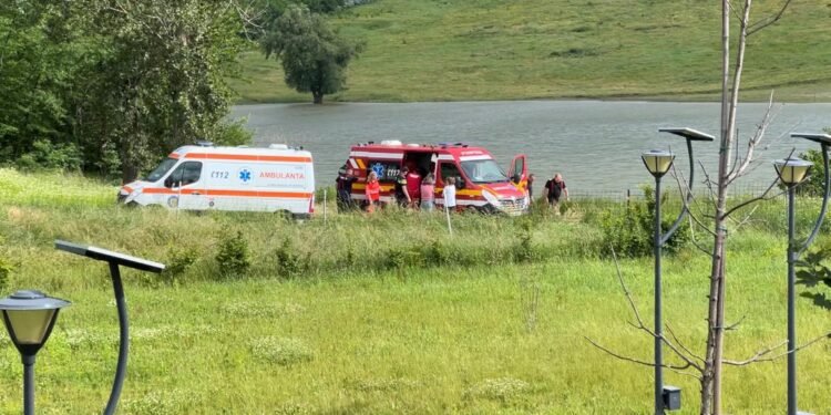 Botoșani | Un adolescent s-a înecat într-un iaz din Dorohoi