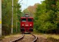 Incident grav pe calea ferată din Suceava. Trei traverse au fost așezate intenționat pe șine, iar mecanicul unui tren CFR Călători a evitat o posibilă tragedie