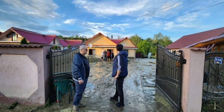 Viituri în Vrancea după ploile abundente: zeci de case inundate și persoane evacuate