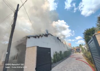 Incendiu la o locuință din municipiul Galați. Două persoane au fost evacuate