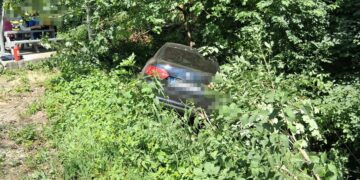 Trei persoane, între care un adolescent de 14 ani, rănite într-un accident rutier la Hangu
