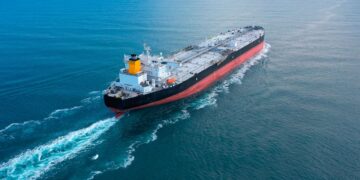 Kazahstanul reia exporturile de petrol către România. Dispar temerile privind o posibilă criză a carburanților
