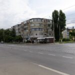FOTO: Primăria Iași începe demolarea mansardelor neautorizate. Prima intervenție, în zona Podului Metalurgiei