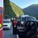Bolovan prăbușit peste un autoturism pe DN7. Un bărbat este resuscitat după ce a rămas încarcerat