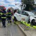 Accident rutier pe bulevardul Nicolae Iorga din Iași. Un autoturism a lovit parapetul unei stații de tramvai