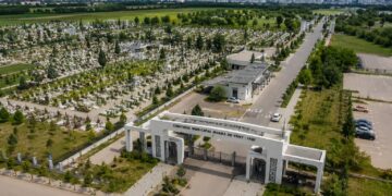 Iașul rămâne fără locuri de veci. Primăria pregătește cel mai mare cimitir public din ultimele decenii
