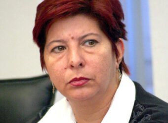 Fosta manageră a Spitalului Județean Brăila, trimisă în judecată de DNA fiind acuzată că și-a făcut singură contracte de muncă și a produs un prejudiciu de aproape 600.000 de lei