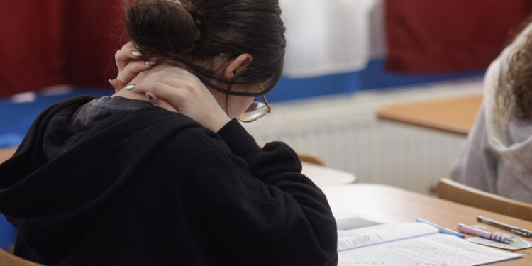 Cinci suspecți, reținuți într-un dosar privind fraudarea examenului de Bacalaureat. Anchetatorii acuză existența unei rețele care opera de mai mulți ani
