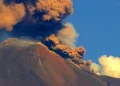 Erupția Etnei afectează traficul aerian din Sicilia. Zborurile spre Catania au fost suspendate