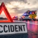 Accident în stațiunea 2 Mai: un autocar a lovit o autospecială de poliție aflată în misiune. Trei persoane au fost rănite