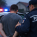 Băut și recalcitrant, a mers cu mașina la sediul Poliției și a sfârșit în arest