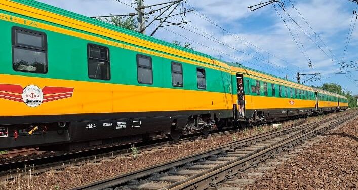 Copil de 8 ani, lovit mortal de tren, la doar câteva minute după ce a fost dat dispărut de tatăl său