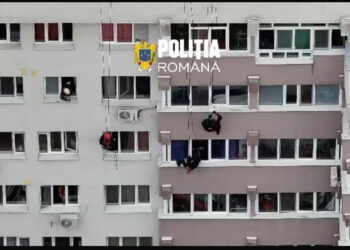 A amenințat că se sinucide, dar a fost salvată în ultima clipă de polițiști și trupele speciale