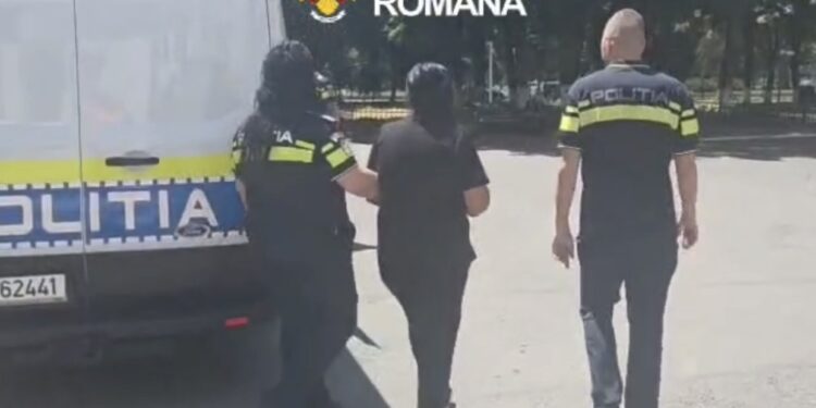 Trei persoane reținute după furtul a 13.000 de euro dintr-o intersecție din Galați