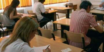 Peste 500 de candidați susțin marți proba scrisă a examenului de definitivare în învățământ, la Iași