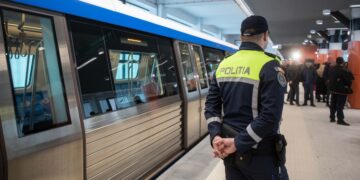 Bărbat de 55 de ani, dus la audieri după ce a distrus o poartă de acces într-o stație de metrou din Sectorul 3