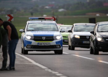 Razie în trafic la Iași și Târgu Frumos. Zeci de șoferi și pietoni, amendați, iar mai multe permise au fost suspendate