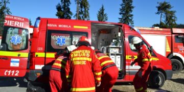 Planul Roșu de Intervenție, activat după un grav accident cu un microbuz în Câmpulung. O victimă este resuscitată