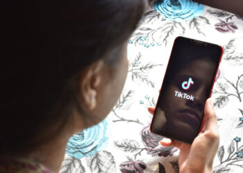 TikTok, în vizorul Comisiei Europene. Platforma este acuzată că nu protejează suficient conturile minorilor