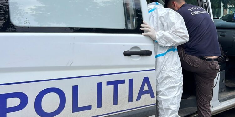 Avea brățară electronică și ordin de protecție, dar și-a atacat fosta parteneră în plină stradă. O femeie din Iași a ajuns la spital cu răni provocate de un cutter