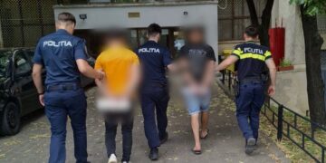 Terasă transformată în ring de luptă la Victoria! Doi tineri au fost arestați