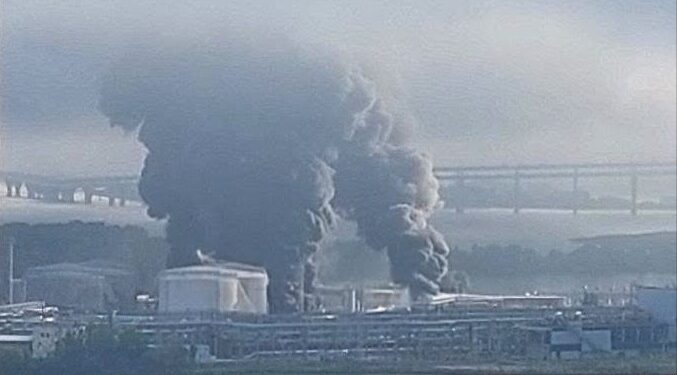 Ucraina lovește din nou în adâncul Rusiei. Dronele au vizat un port și un terminal petrolier din Sankt Petersburg