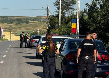 Polițiștii, jandarmii și trupele SAS au împânzit comunele Belcești, Gropnița și Cotnari! Razie de amploare în nordul Iașului