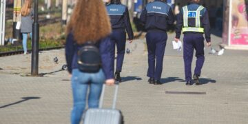Când statul se luptă cu statul: CFR scoate Poliția Transporturi din gări