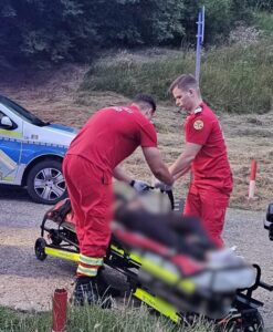 FOTO: Intervenție salvatoare a jandarmilor ieșeni. O femeie care încerca să își pună capăt zilelor a fost salvată în Grădina Botanică