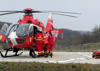 Accident de muncă cumplit! Un bărbat adus cu elicopterul SMURD la Iași după ce și-a pierdut brațul într-o stație de sortare